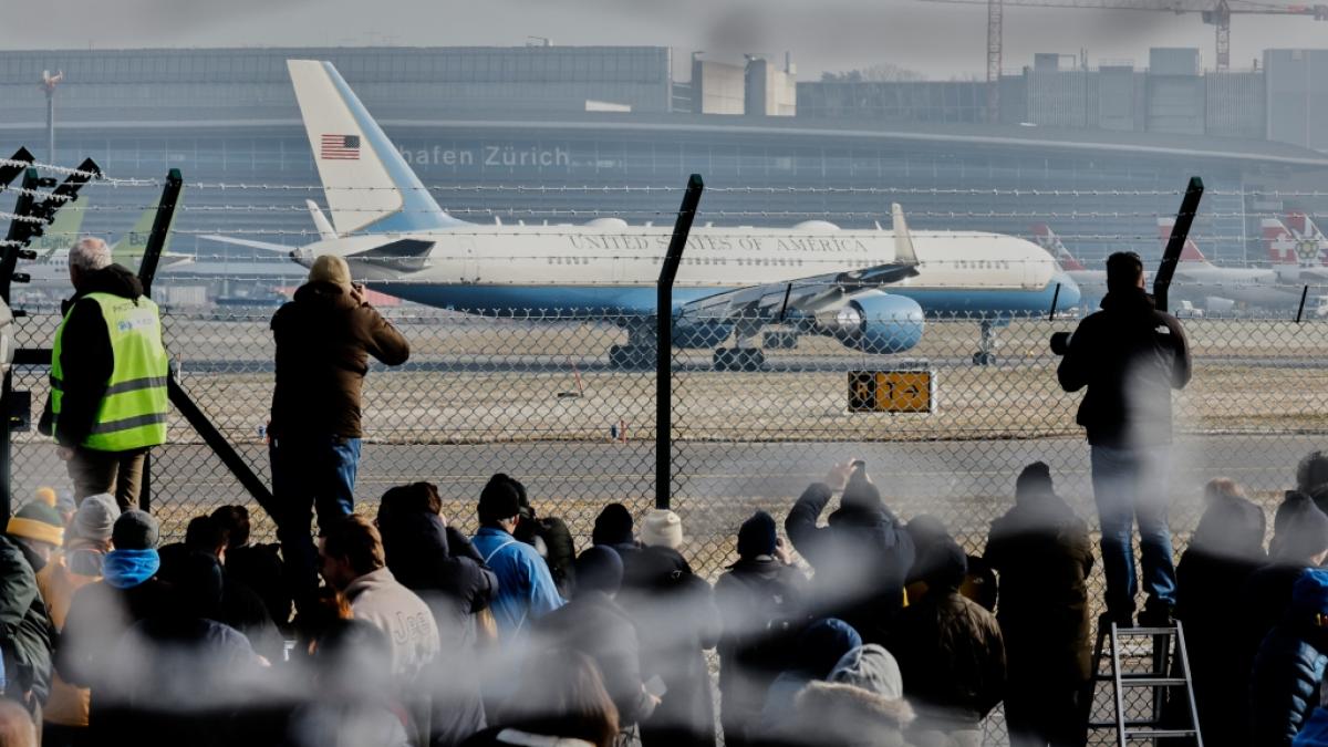 Der Regierungsflieger Air Force One - das typische Hellblau war eine Idee von John F. Kennedy. (Foto)