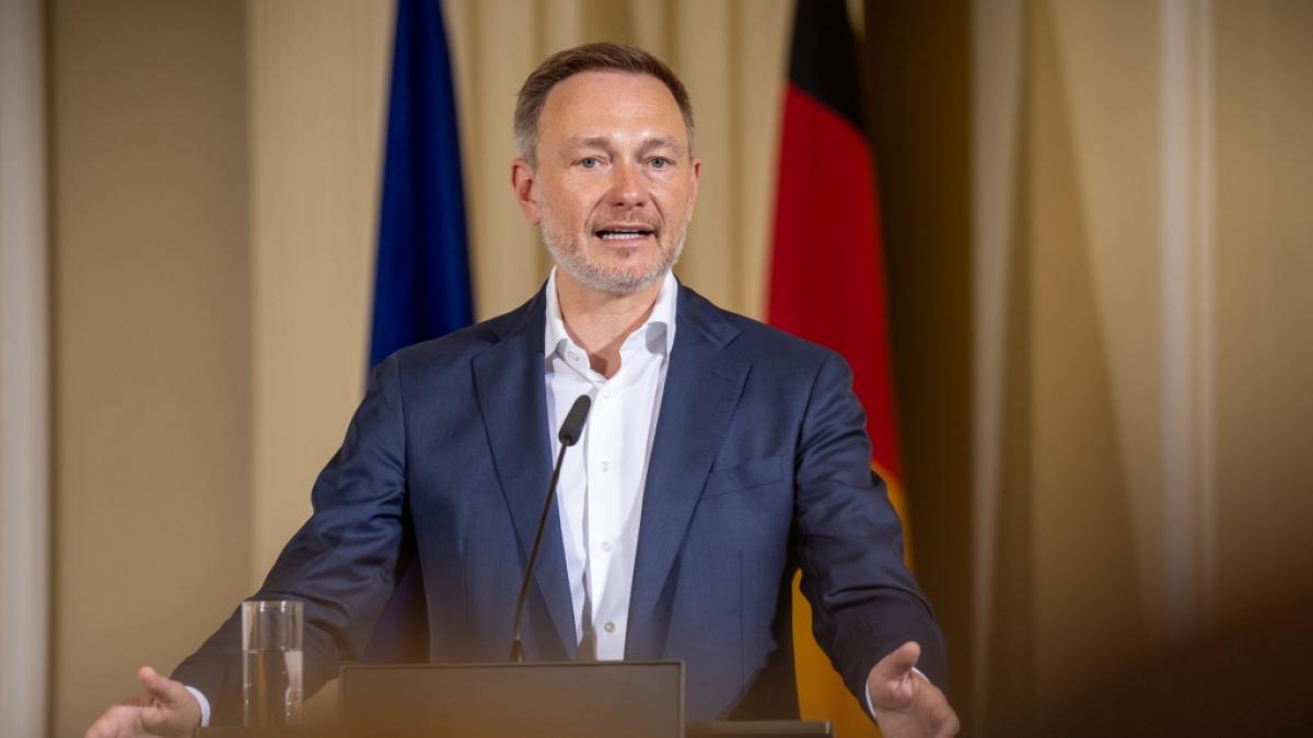Christian Lindner steht wegen eines Waffen-Fotos auf Instagram in der Kritik. (Foto)
