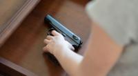 In den USA hat sich ein vierjähriger Junge selbst in den Kopf geschossen.