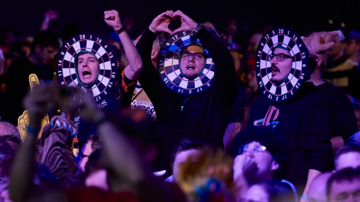 Die Darts-Europameisterschaft in Dortmund wird f&uuml;r eine Zuschauer-Bestmarke in Deutschland sorgen. Insgesamt 30.000 Fans sollen nach Angaben der PDC Europe &uuml;ber das Wochenende verteilt bei den sechs Sessions in der Westfalenhalle sein. (Foto)