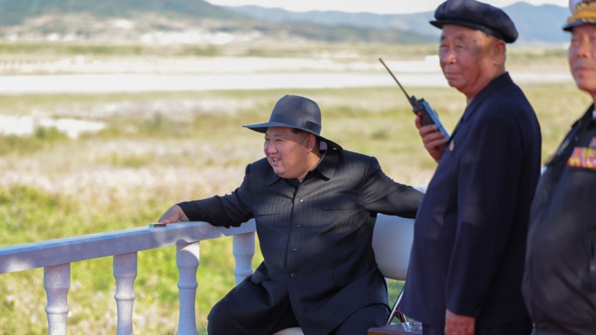 Kim Jong-un ist auch modisch oft ein besonderer Hingucker. (Foto)