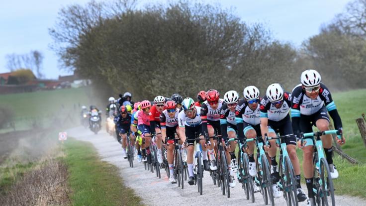 Gent-Wevelgem 2022 op tv of live: Biniam Girmay wint op de laatste meters in België