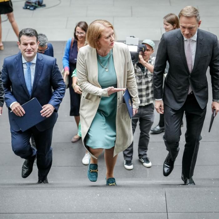 Nächste Umfrage-Klatsche für die Ampel! Doch eine Partei legt zu