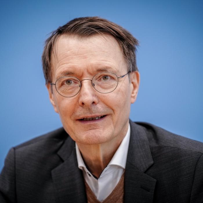 Karl Lauterbach in Erklärungsnot! Chefarzt rechnet mit Gesundheitsminister ab