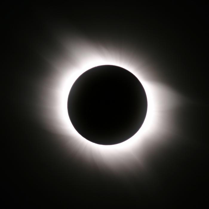 Sonnenfinsternis und die längste Nacht des Jahres