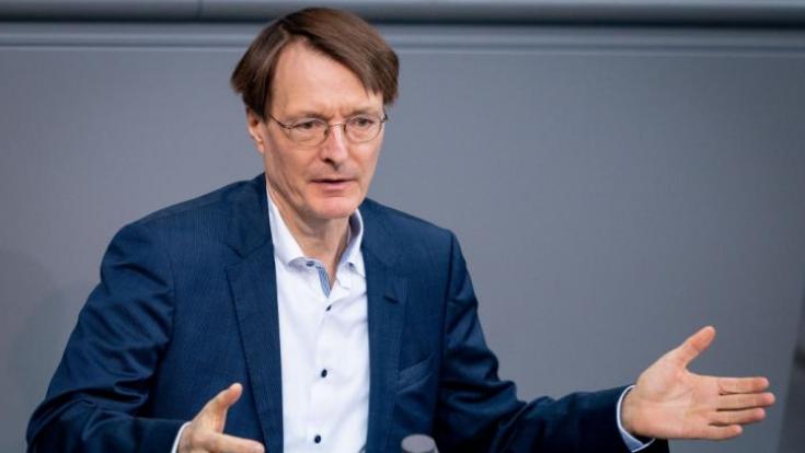 SPD-Politiker Karl Lauterbach sicher: Ende der Coronakrise erst 2022! Die Nachrichten des Tages auf news.de