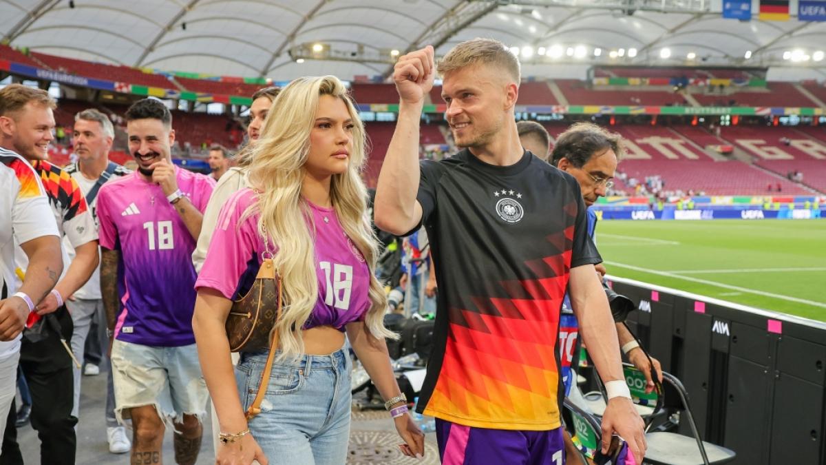 Lea Prinz, Freundin von Maxi Mittelst&auml;dt, setzte ebenfalls auf den Bauchfrei-Style. (Foto)