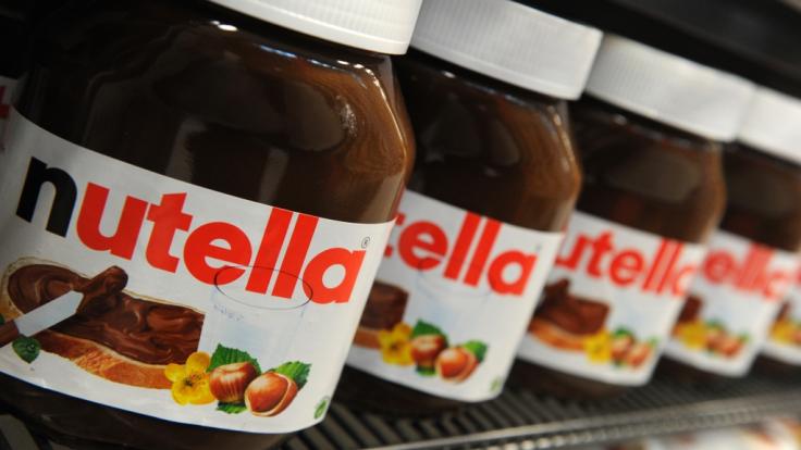 Der italienische Nahrungsmittelkonzern Ferrero hat die Nutella-Produktion im seinem großen nordfranzösischen Werk wegen eines Qualitätsmangels vorübergehend eingestellt.
