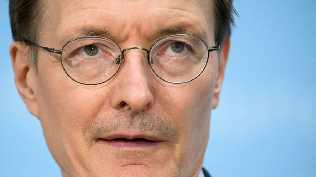 Karl Lauterbach wird auf Twitter heftig kritisiert. (Foto)