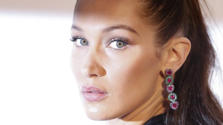 Bella Hadid zeigt sich auf ihrem aktuellen Instagram-Foto mit Ziegen.