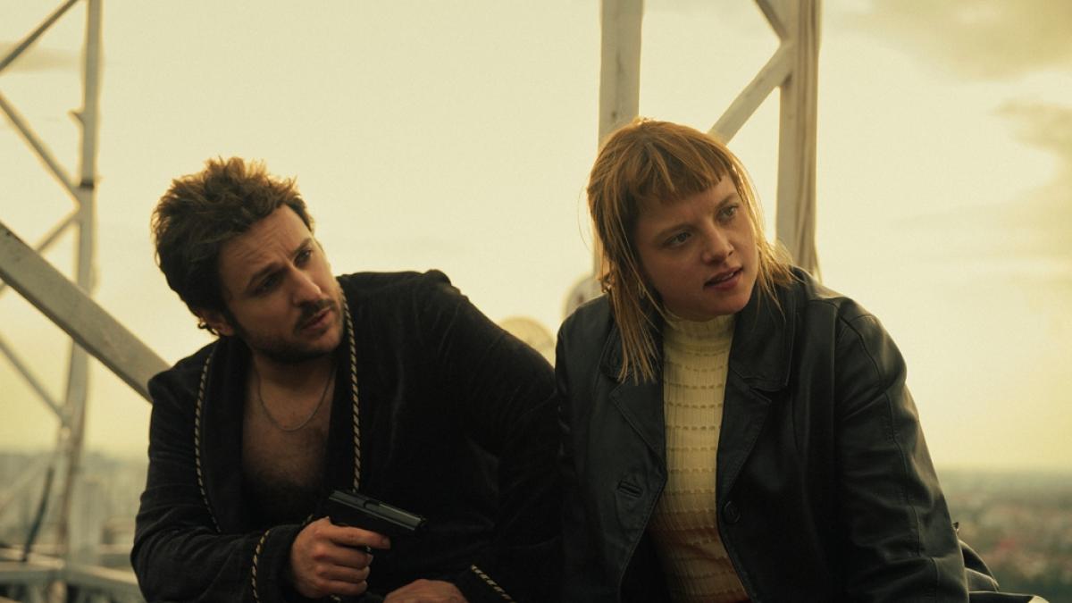 Dimitrij Schaad und Jella Haase in der zweiten Staffel der Netflix-Serie "Kleo". (Foto)
