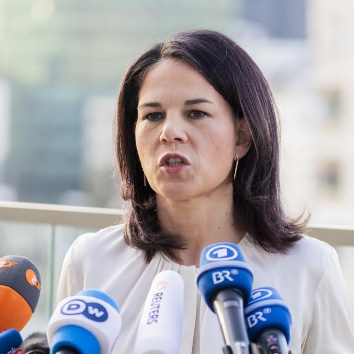 ZDF-Moderator wirft Außenministerin Annalena Baerbock Heuchelei vor