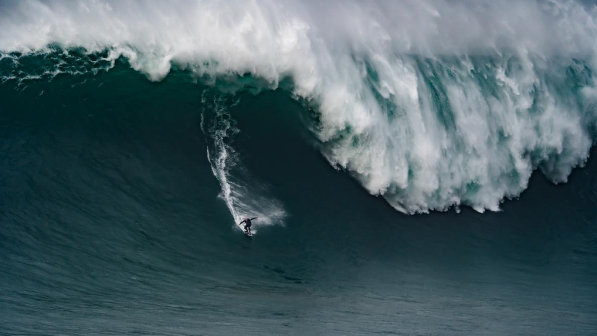 Ein brasilianischer Surfer ist vor&nbsp;Nazar&eacute; in den Wellen gestorben. (Symbolfoto) (Foto)