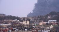 Rauch steigt in Lwiw im Westen der Ukraine auf.