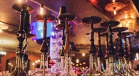 In einer Hamburger Shisha-Bar wurde ein junger Mann angeschossen, mit tödlichen Folgen.
