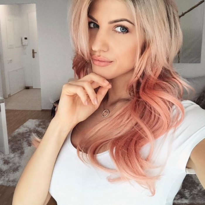 So rund haben sie das Playmate NIE zuvor gesehen