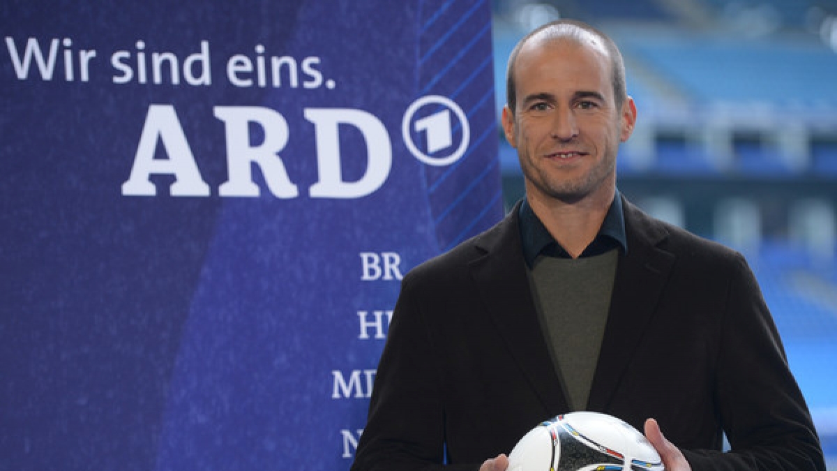 Mehmet Scholl d&uuml;rfte als Sport-Experte bei der ARD gut verdienen. (Foto)