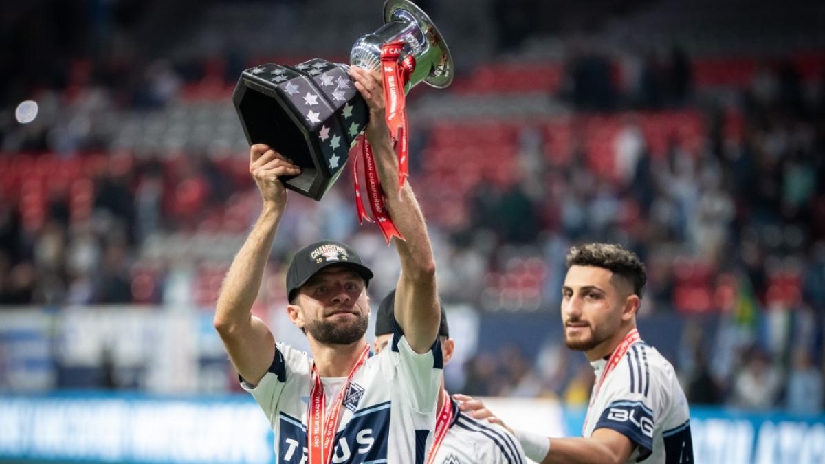 Thomas M&uuml;ller holt mit den Vancouver Whitecaps den kanadischen Meisterschaftspokal (Foto)