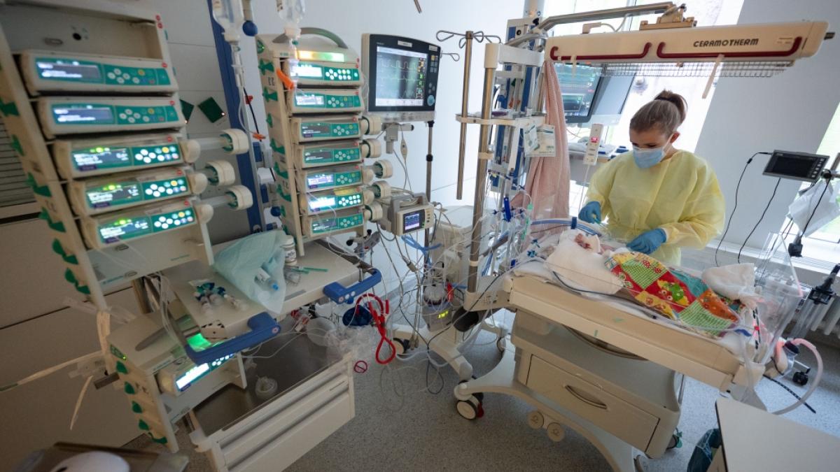 Deutschlands Kinderkliniken stehen kurz vorm Kollaps: Es gibt kaum noch freie Betten f&uuml;r schwerkranke Kinder. (Foto)