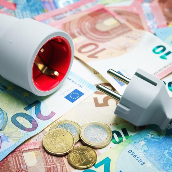 Trotz Rekord-Preisen für Verbraucher! Deutscher Strom ins Ausland verscherbelt