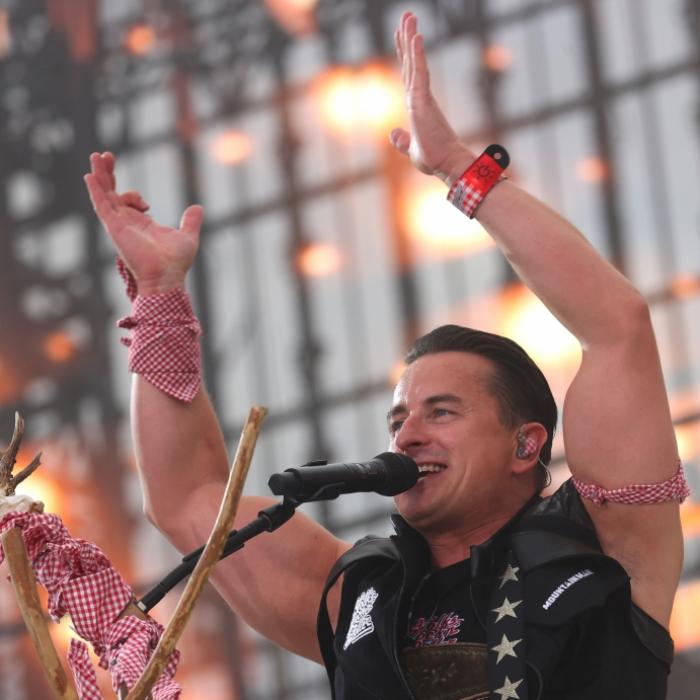 Angst um Volks-Rock'n'Roller - Schlagerstar meldet sich aus Klinik