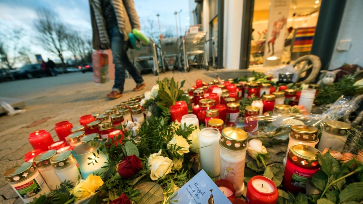 Die Trauer um die ermordete Mia (15) aus Kandel war &uuml;berw&auml;ltigend - jetzt ist der M&ouml;rder des M&auml;dchens tot in seiner Gef&auml;ngniszelle gefunden worden. (Foto)